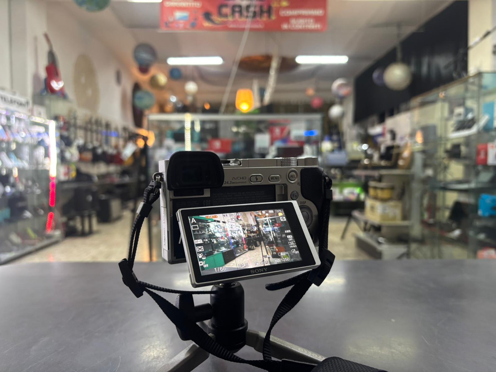 Mirrorless Sony Alpha 6000 + 16/50 - immagine 5