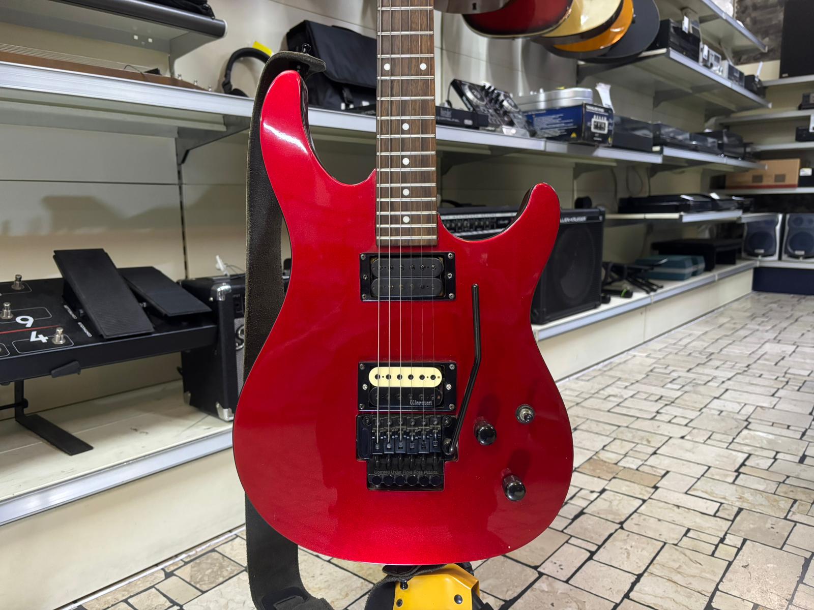 Peavey Predator Plus EXP Candy Apple Red - immagine 5