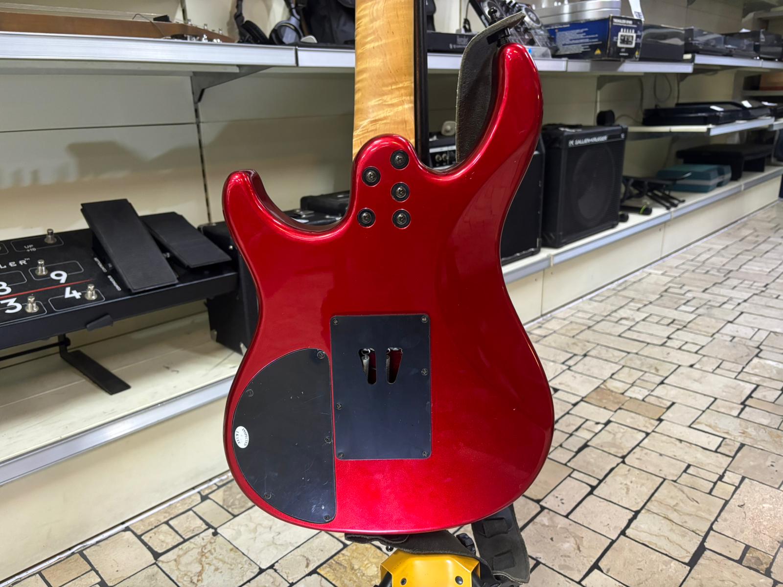 Peavey Predator Plus EXP Candy Apple Red - immagine 2