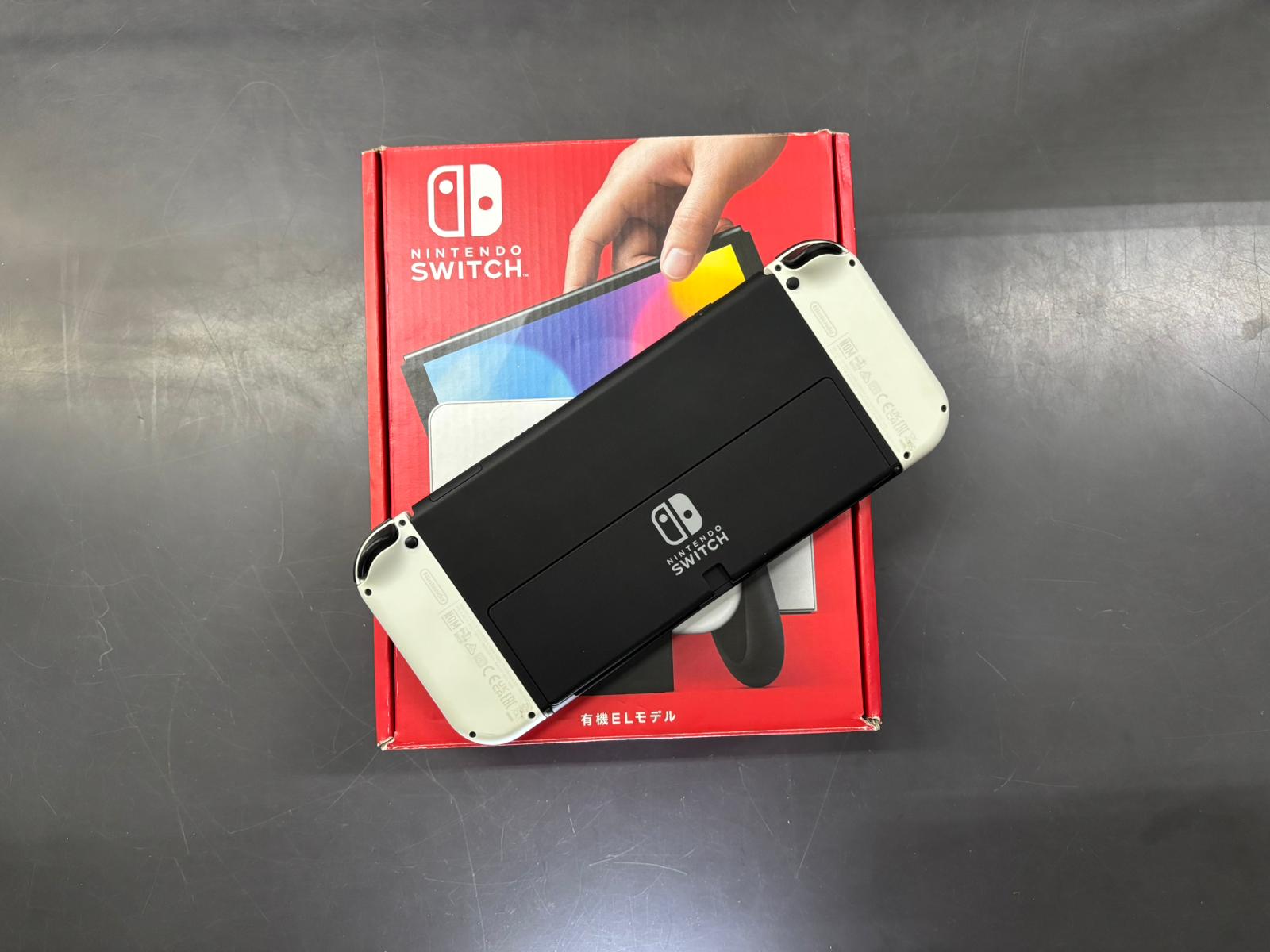 Nintendo Switch OLED - immagine 6