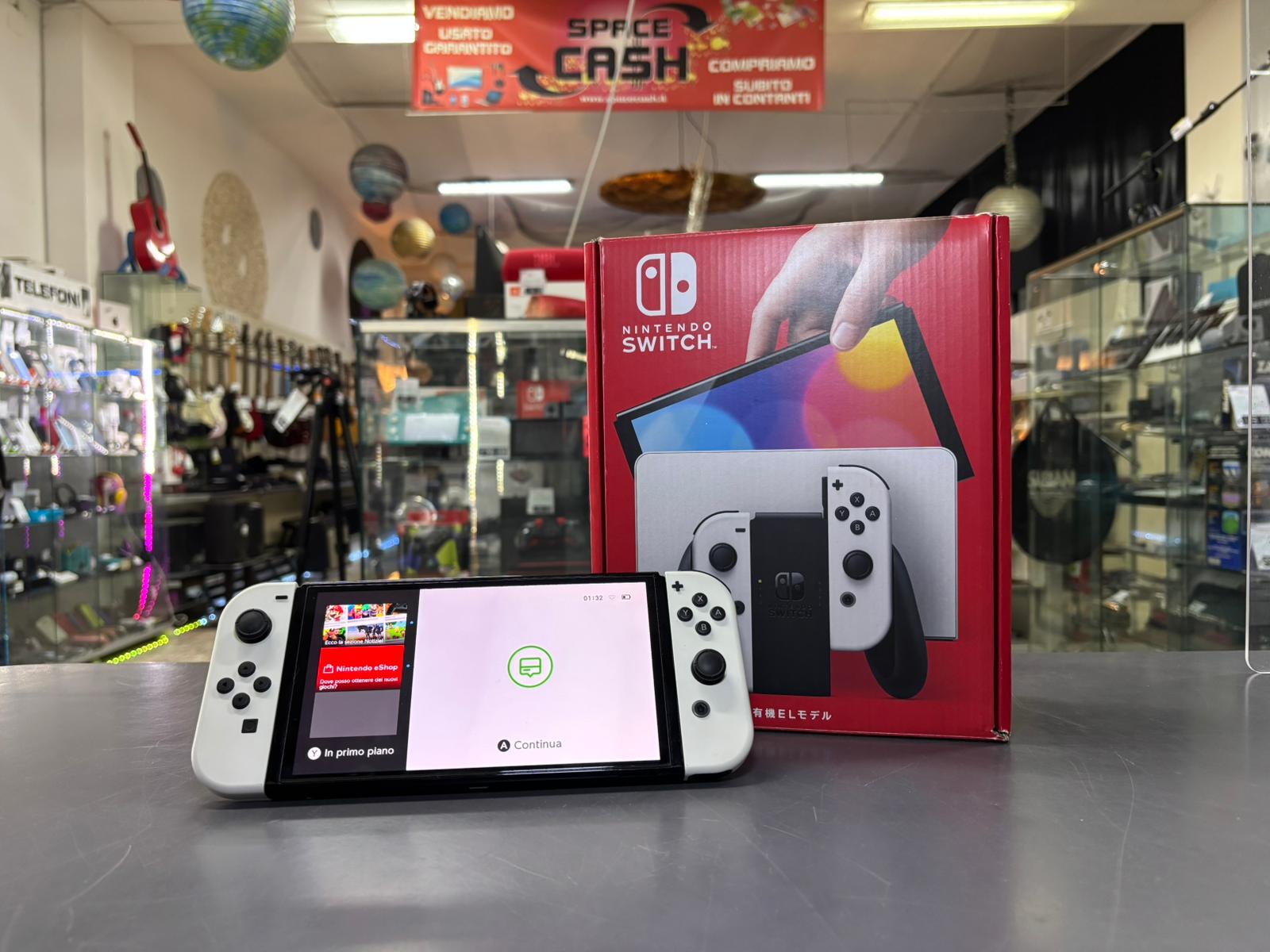 Nintendo Switch OLED - immagine 5