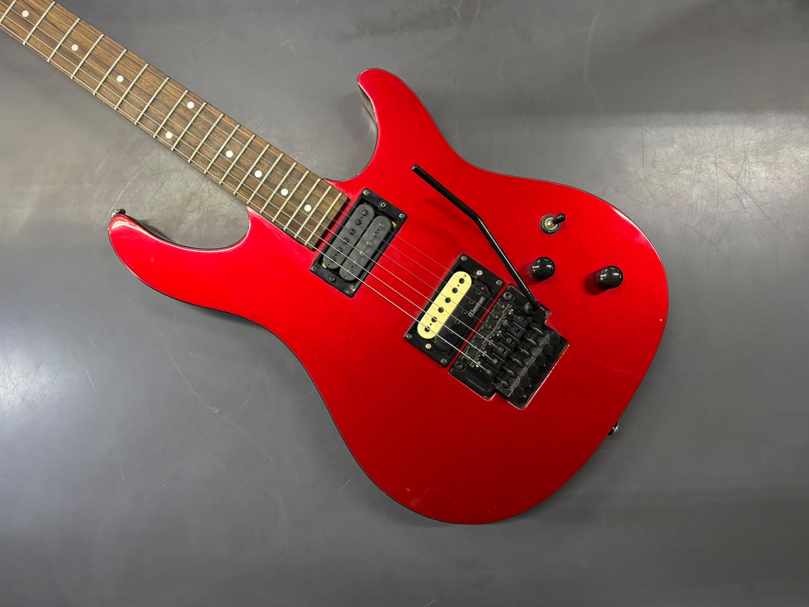 Peavey Predator Plus EXP Candy Apple Red