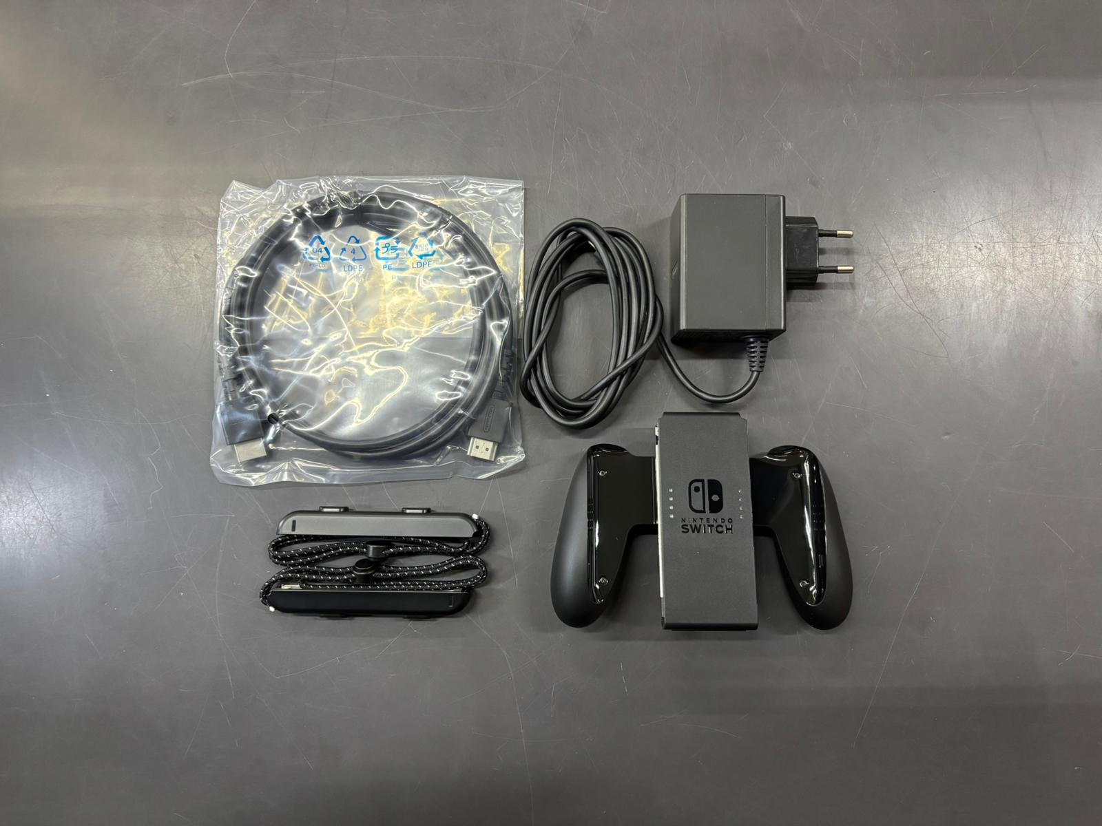 Nintendo Switch OLED - immagine 3