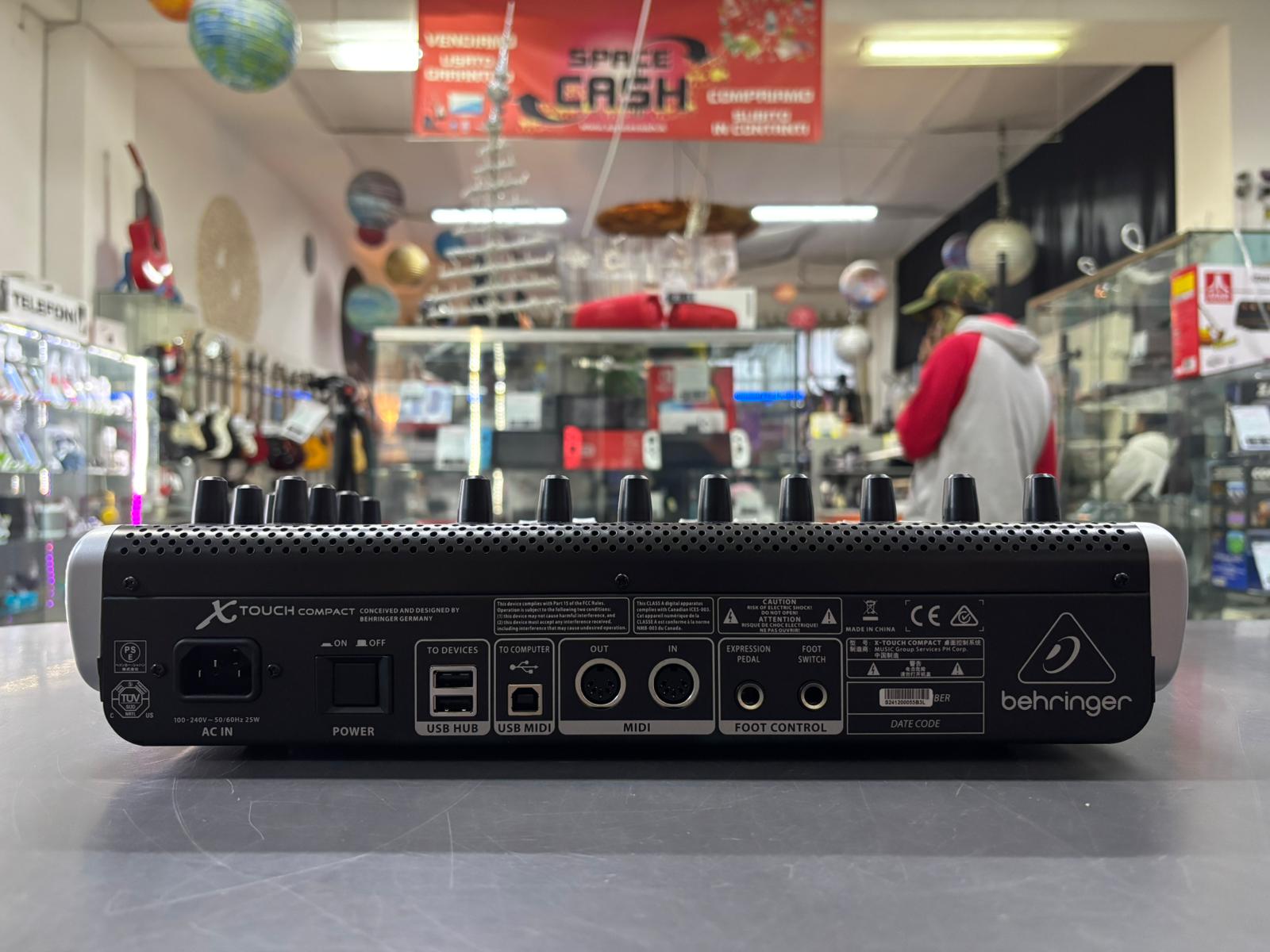 BEHRINGER X-Touch Compact - immagine 2
