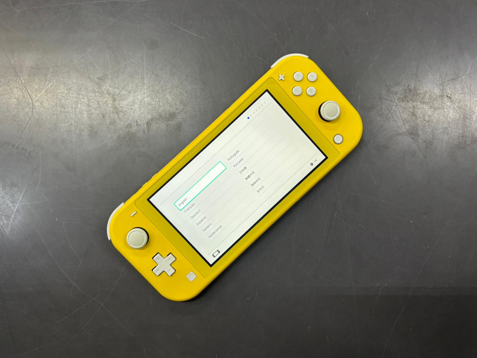 Nintendo Switch Lite Gialla - immagine 5