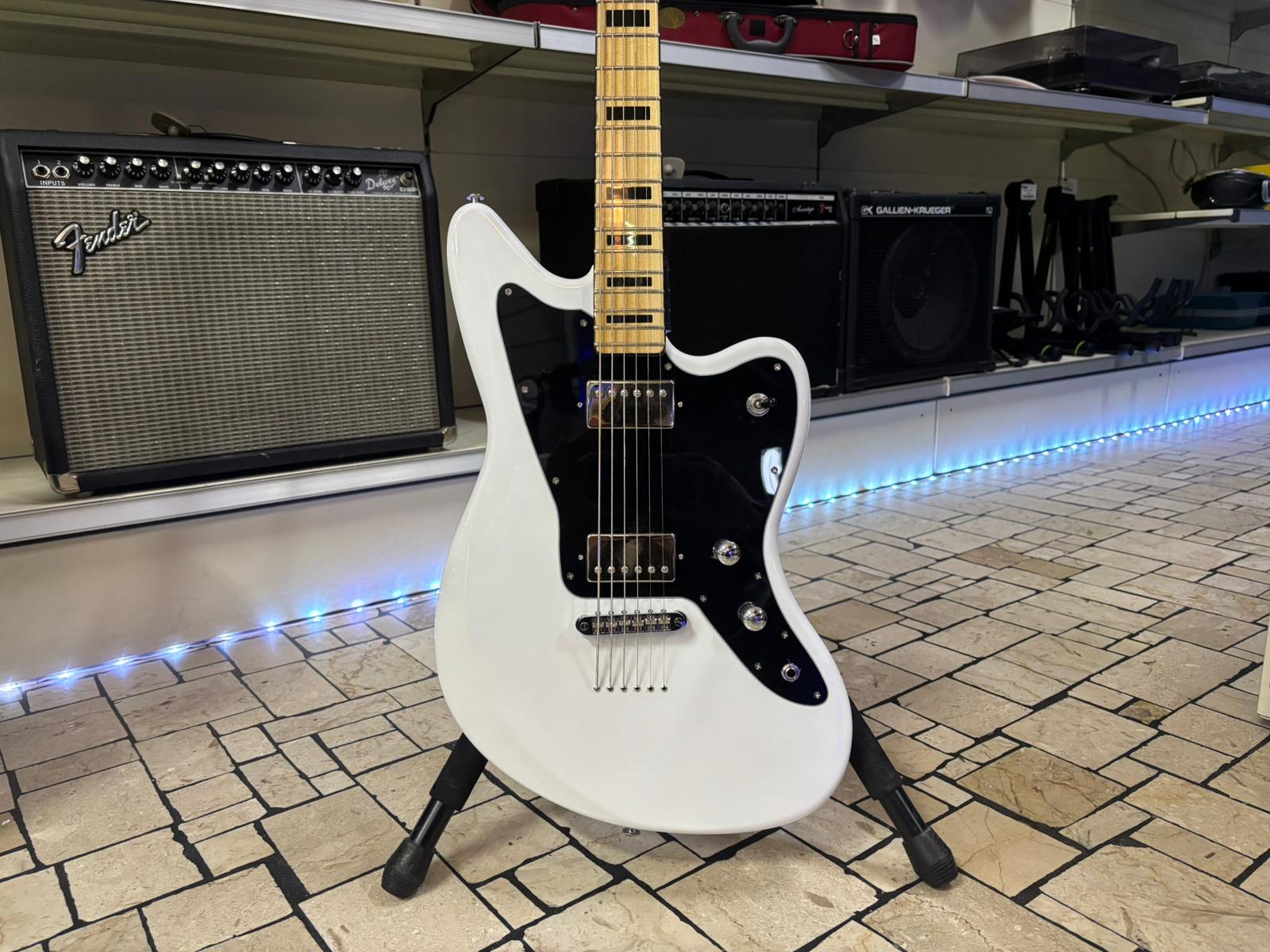Chitarra Elettrica Baritona G4M 638 bianca - immagine 5