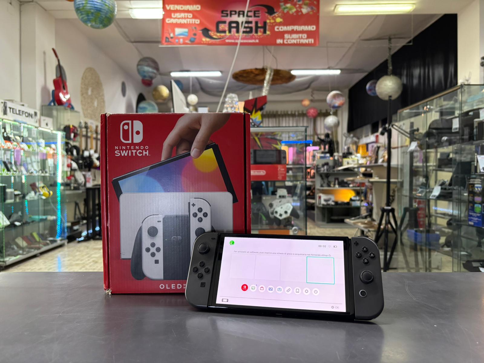 Nintendo Switch OLED - immagine 3