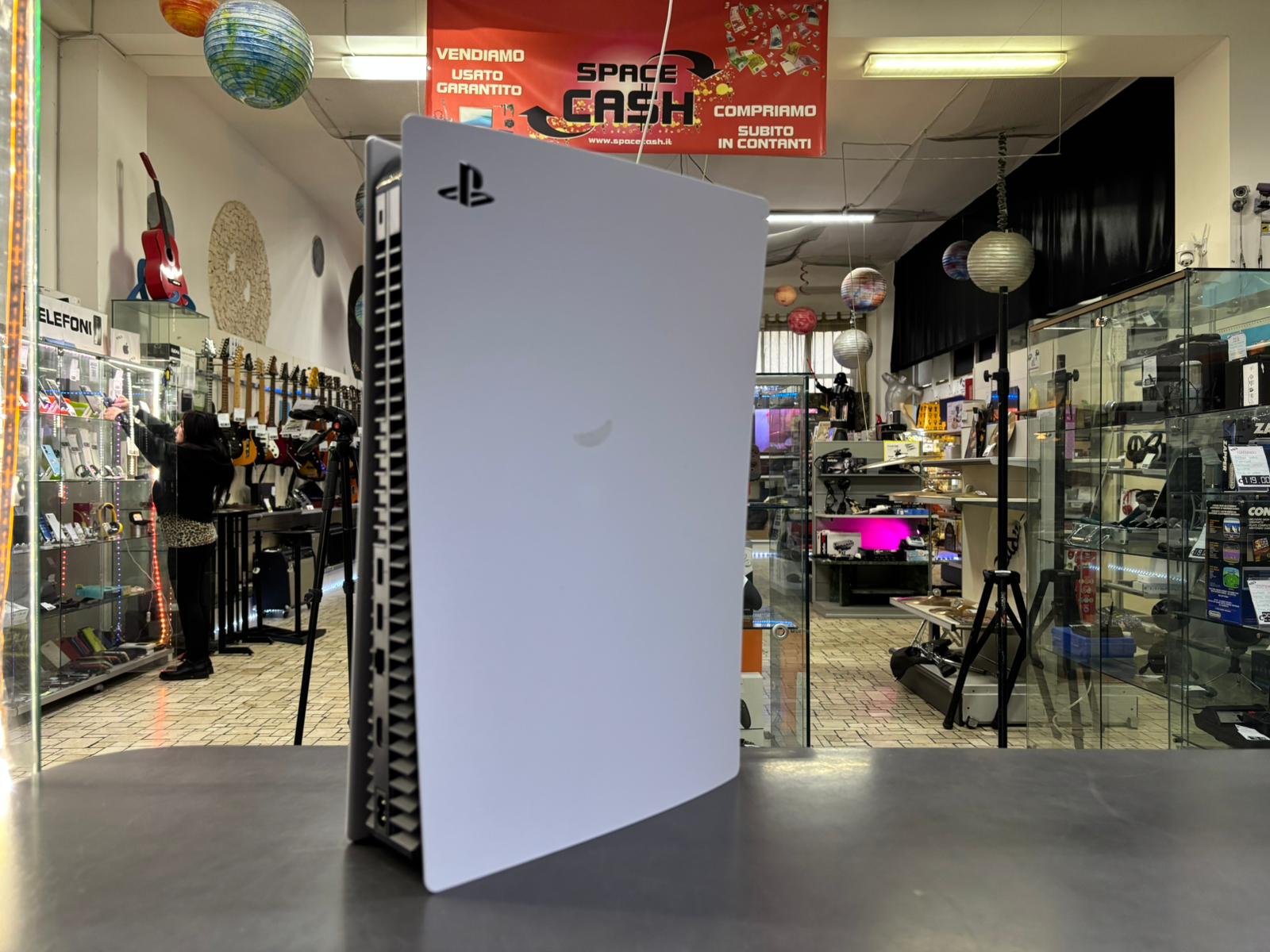 Playstation 5 Standard Disc Edition - immagine 2