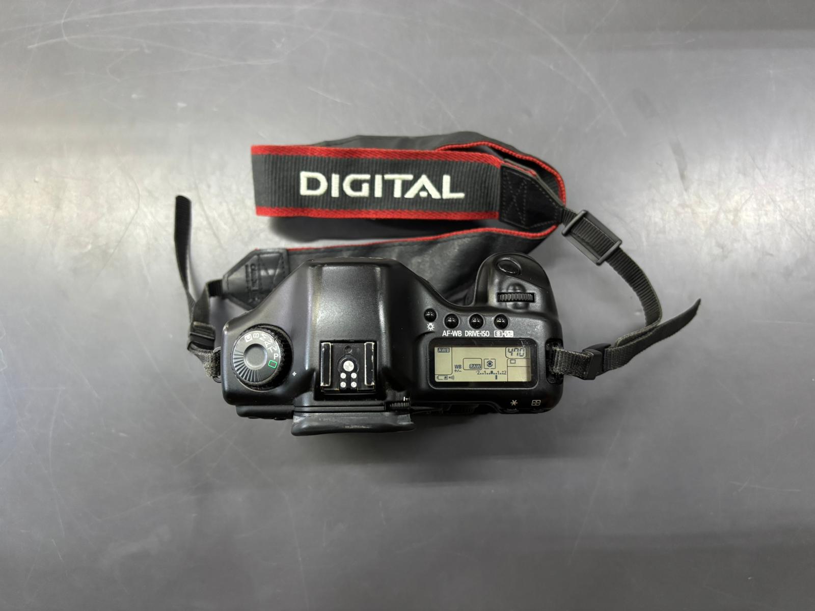 Canon EOS 5D Body + Battery Grip BG-E4 - immagine 12