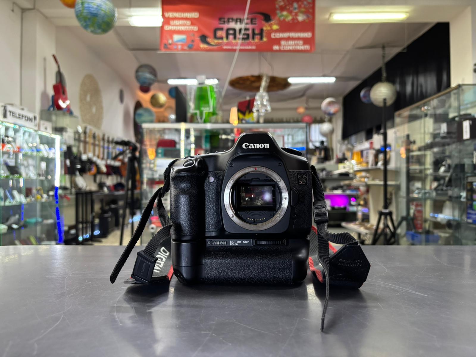 Canon EOS 5D Body + Battery Grip BG-E4 - immagine 9