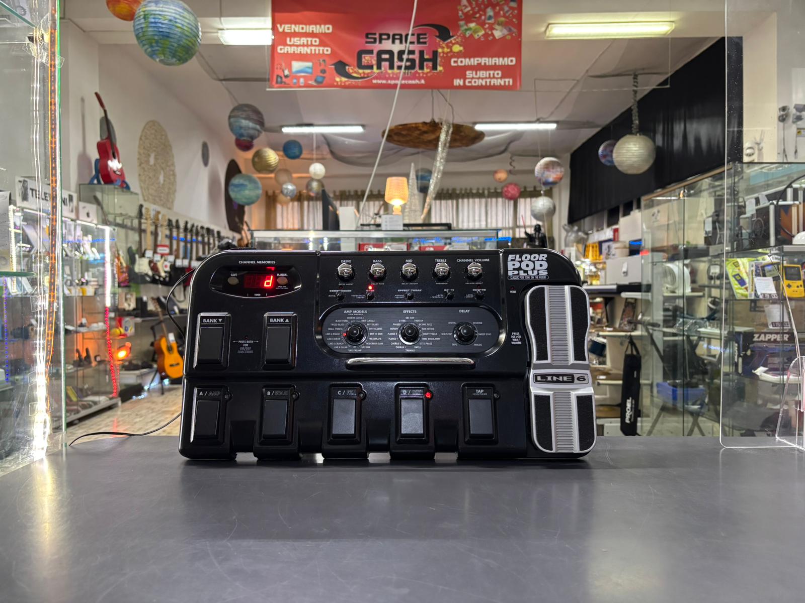 Line 6 Floor Pod Plus Pedaliera - immagine 4
