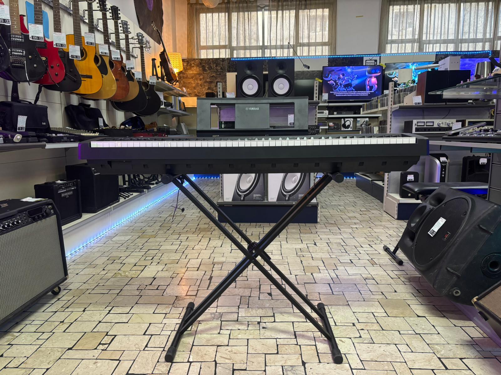 YAMAHA P-45B Pianoforte Digitale - immagine 3