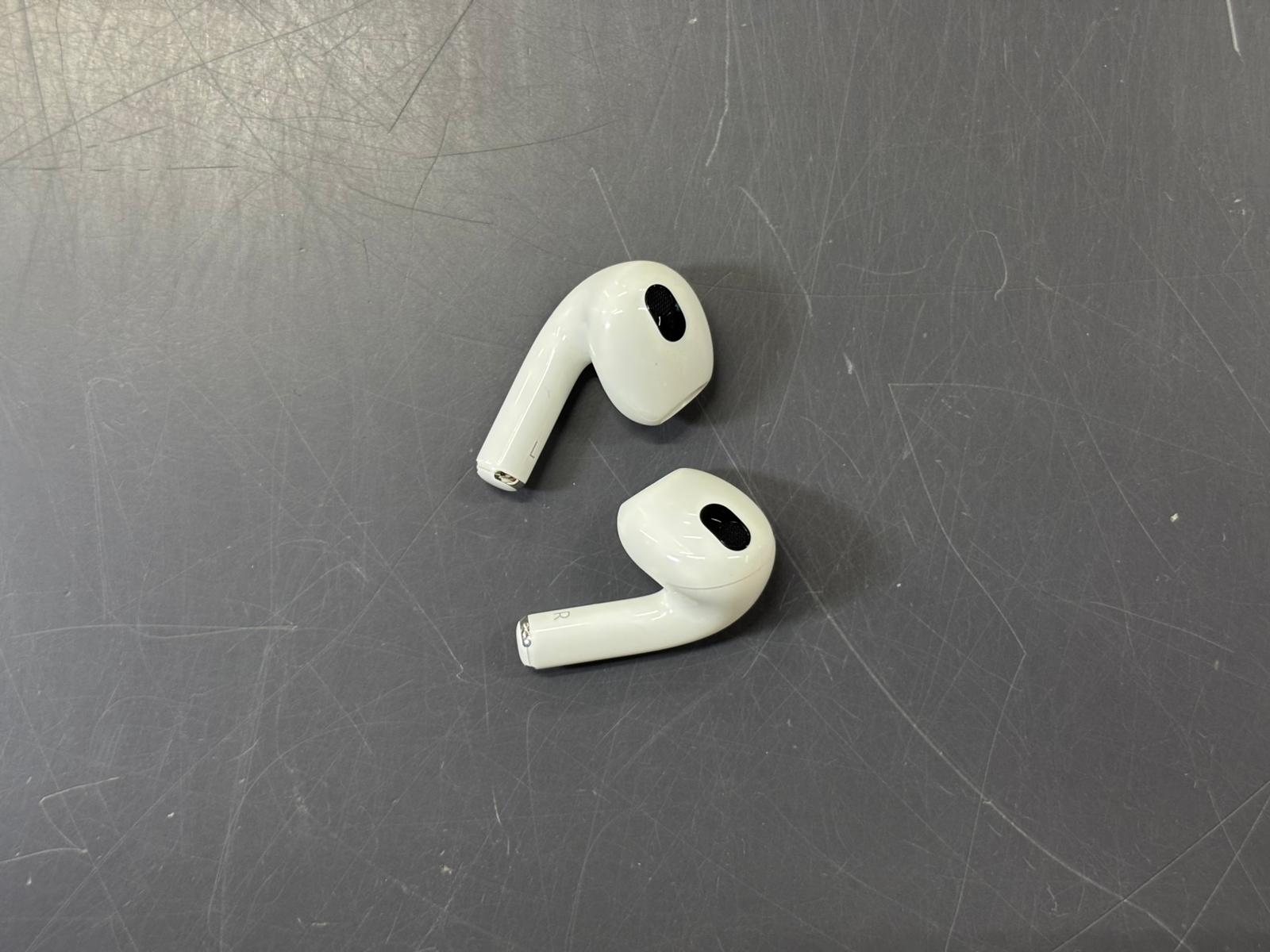 Apple AirPods 3 - immagine 4