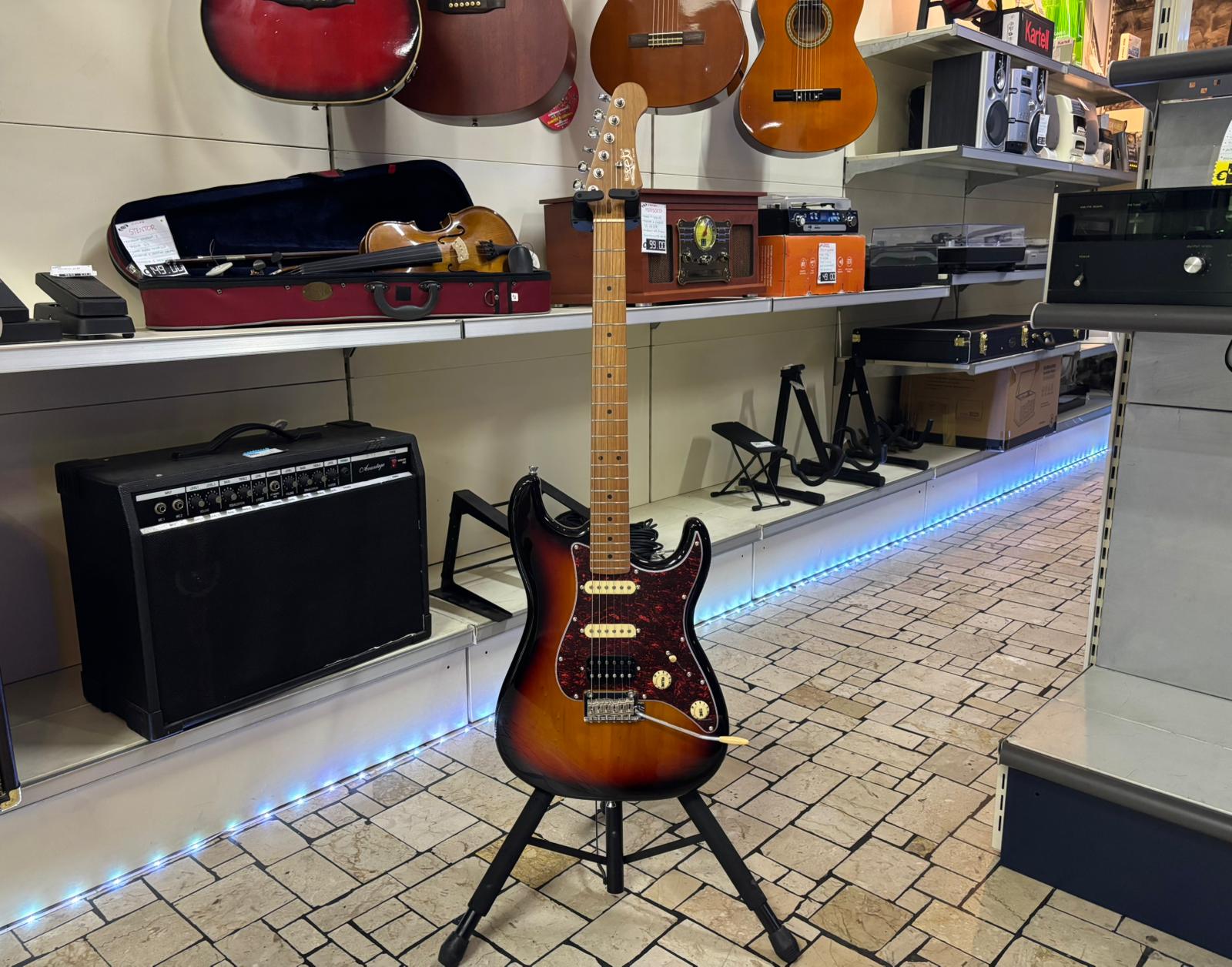 Jet Guitars JS400SB HSS Sunburst Mai Usata - immagine 7