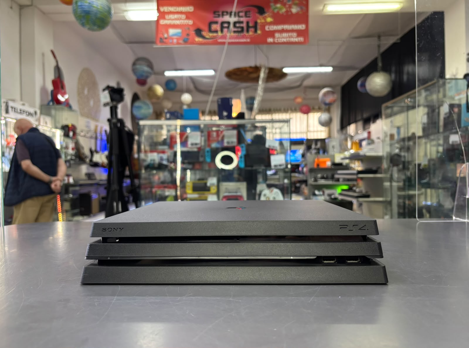 Playstation 4 PRO 1Tb Boxata - immagine 2