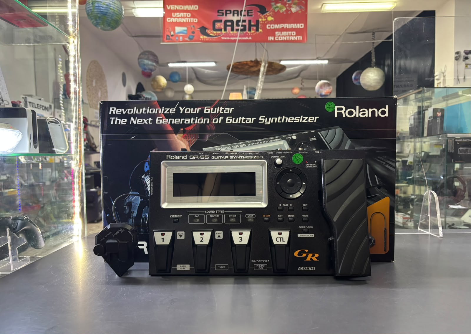 ROLAND GR-55GK Black Guitar Synth